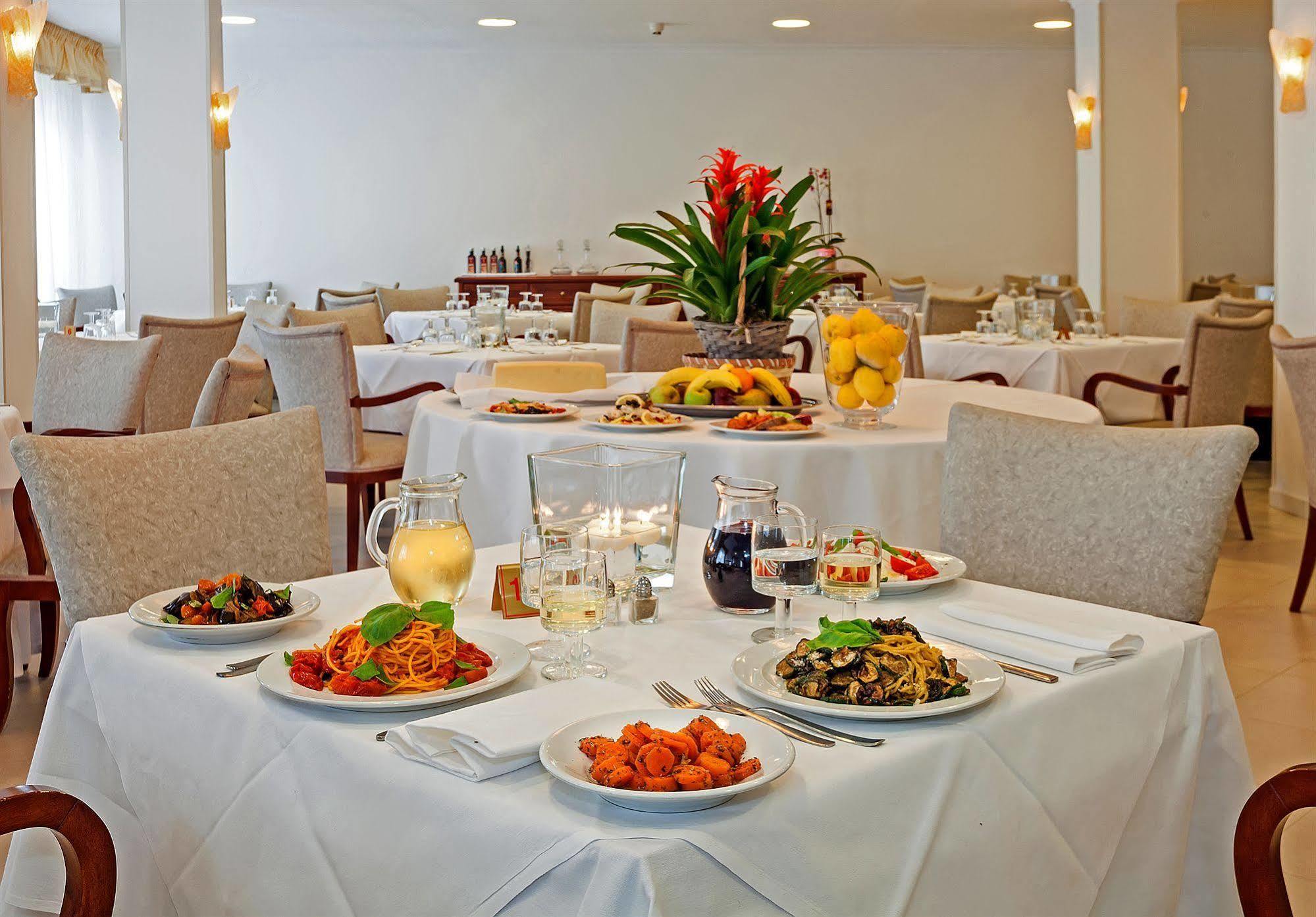 Hotel Caruso Massa Lubrense Buitenkant foto