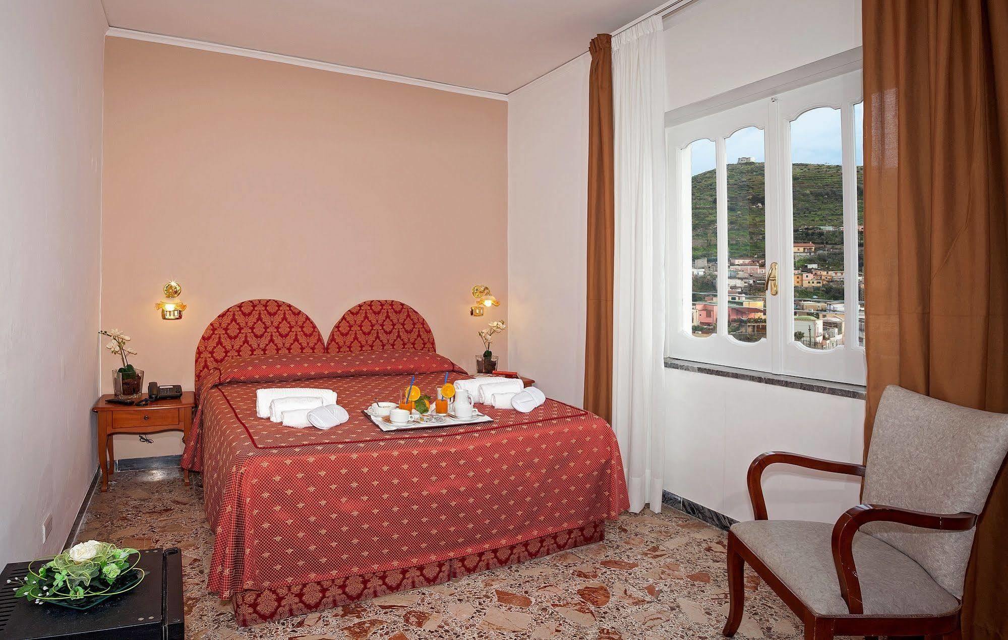 Hotel Caruso Massa Lubrense Buitenkant foto