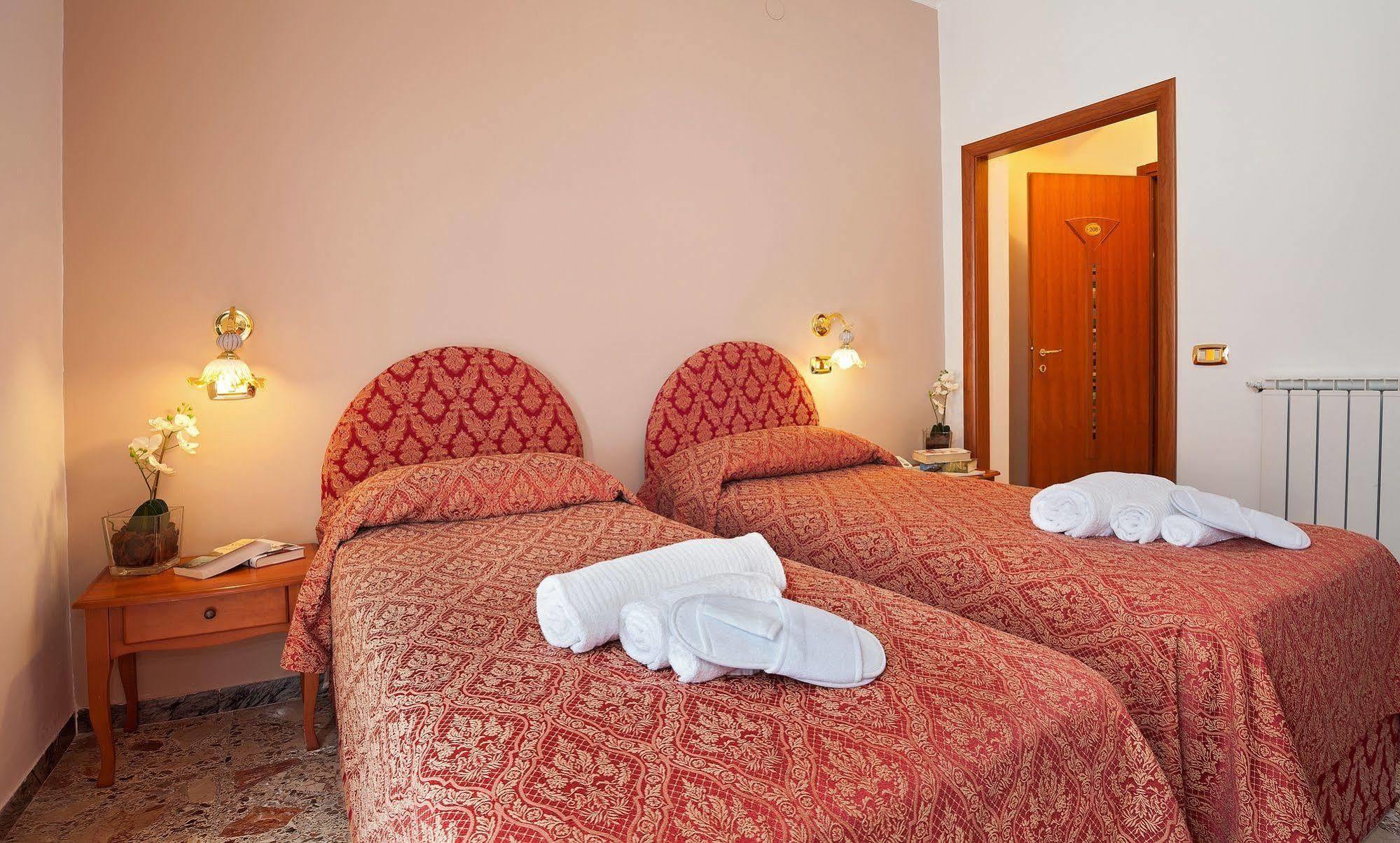 Hotel Caruso Massa Lubrense Buitenkant foto
